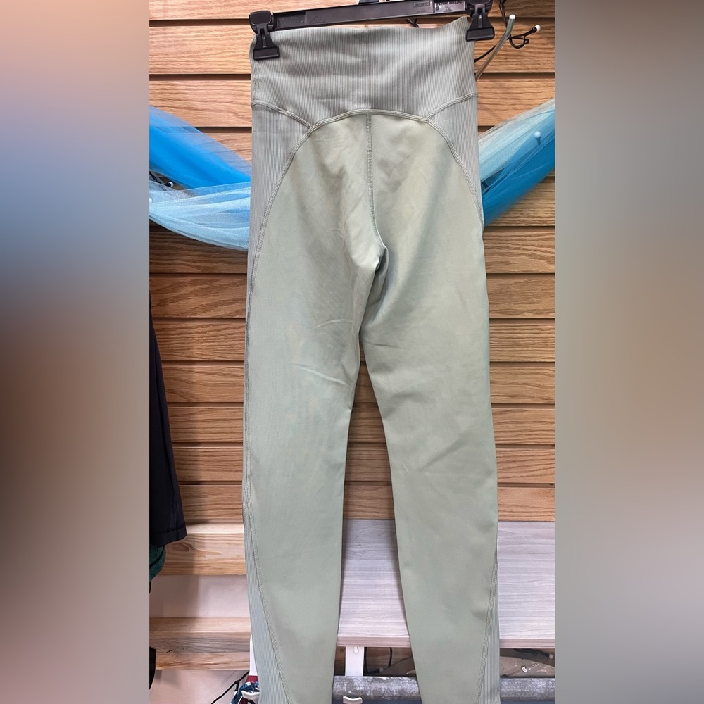 NWOT Aerie Green Leggings Medium